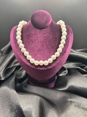 Parisian Style Pearl Chain Necklace Toggle Clasp 18” Minimalist Chic